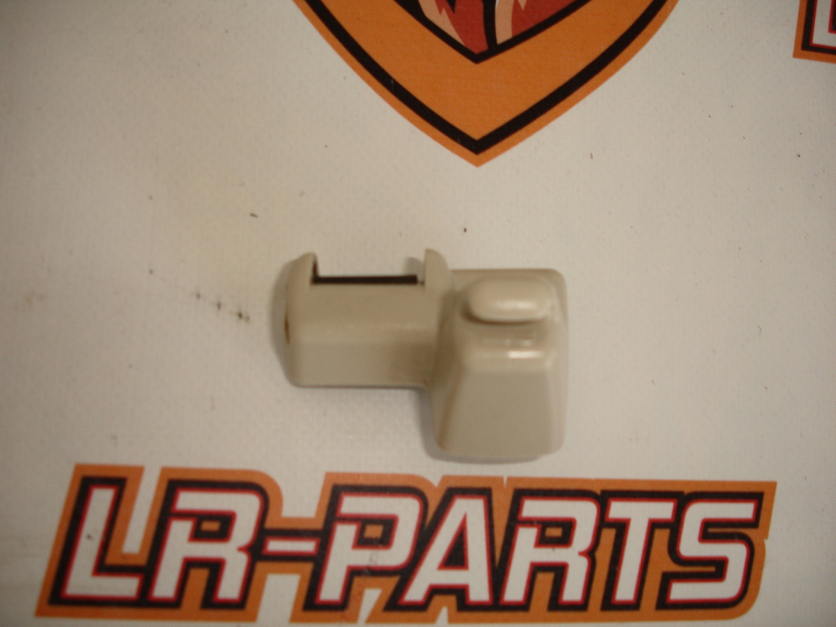 EGP000040NUG Zatrzask osłony przeciwsłonecznej prawy zatrzask RANGE ROVER L322 2002-2013 używany